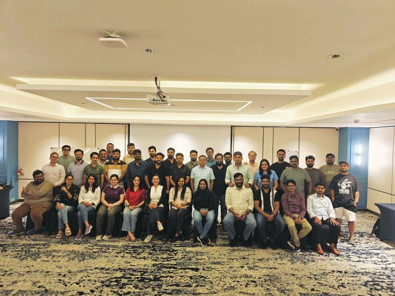 Hans Builders supplied corporate group photograph